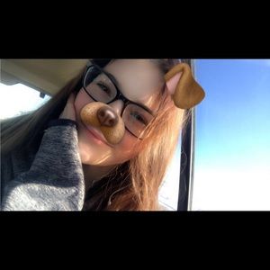 Meet your Posher, Lacey